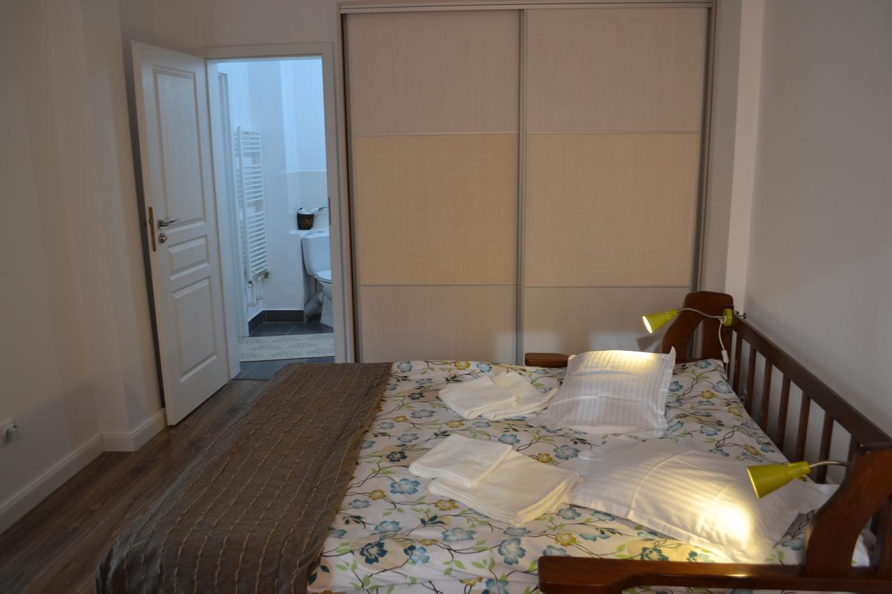 Victoria Plaza Two Bdr Apt Lägenhet Bukarest Exteriör bild